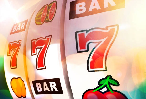 Live dealer roulette and casino table at arenamega